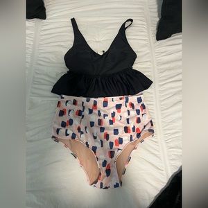 Kortni jeane swimsuit top is a small bottoms are a medium! Great full coverage!